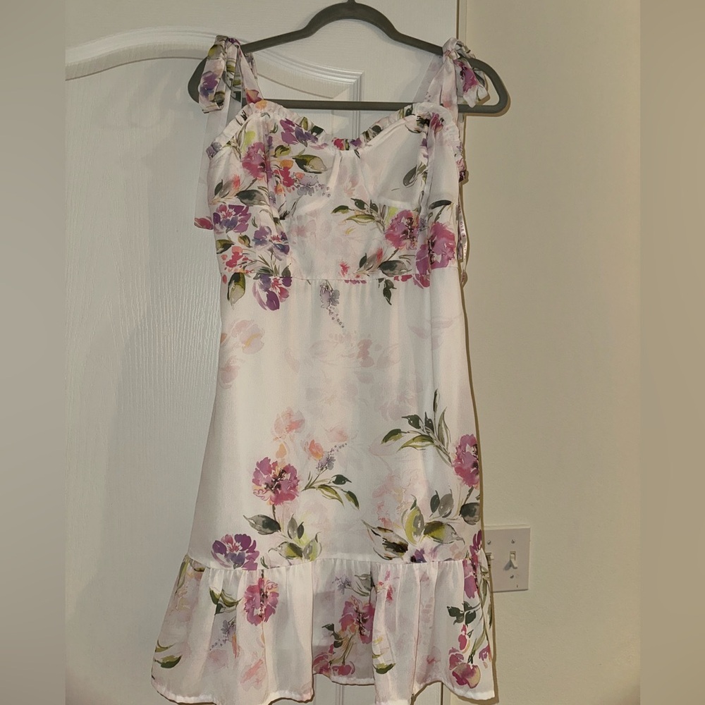 GUESS floral dress 🌸
